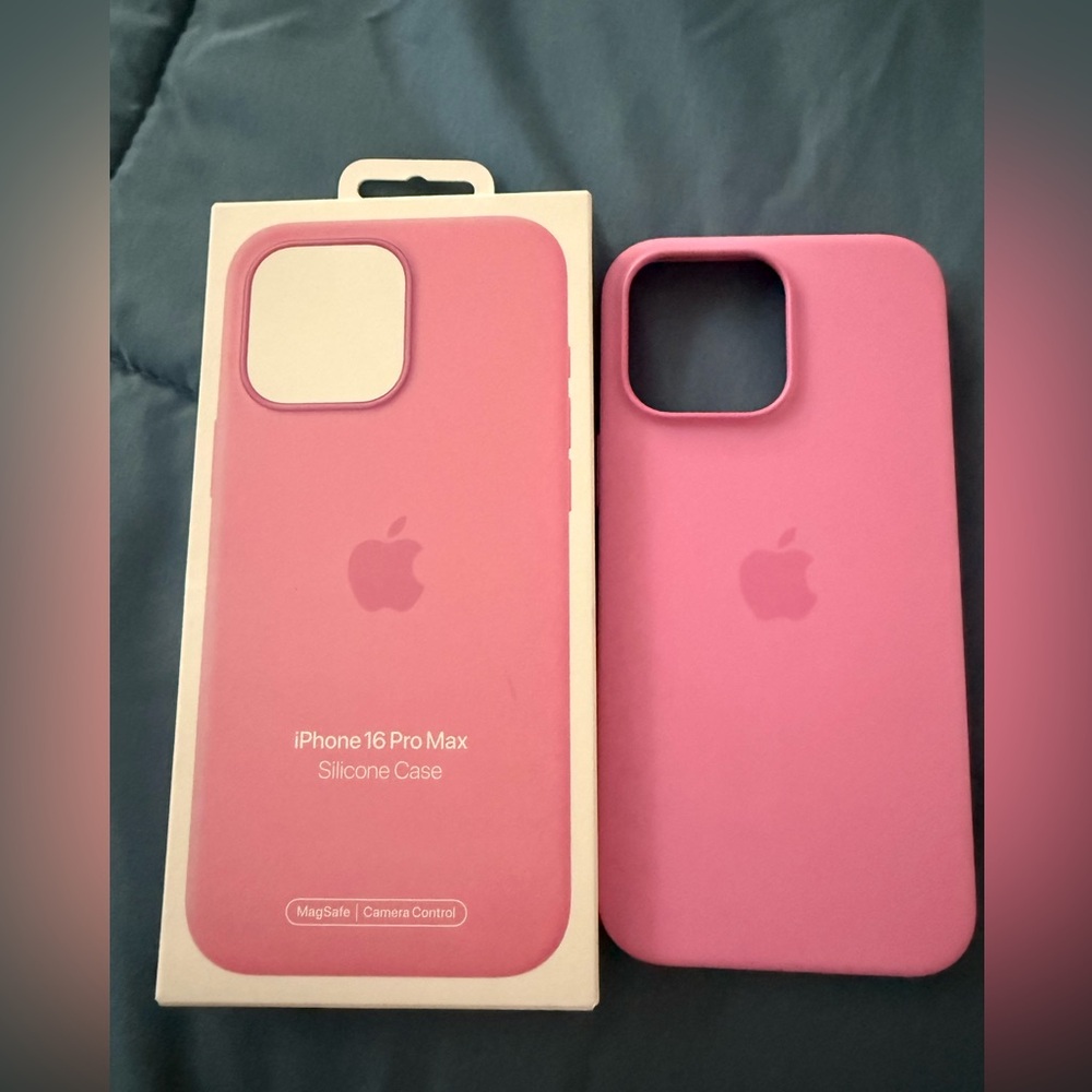 Apple iPhone 16 Pro Max Silicone Case - Pink Peony